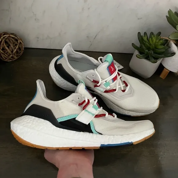 adidas UltraBOOST 22 x Parley Non Dyed