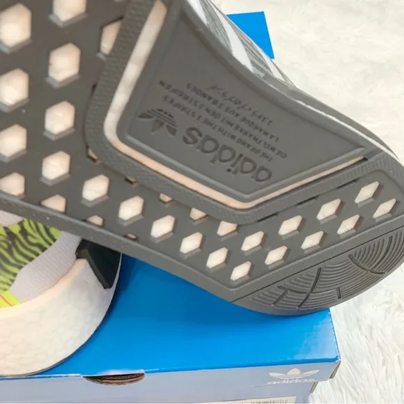 Adidas women's NMD R1 shoes sneakers Cloud White / Core Black / Solar