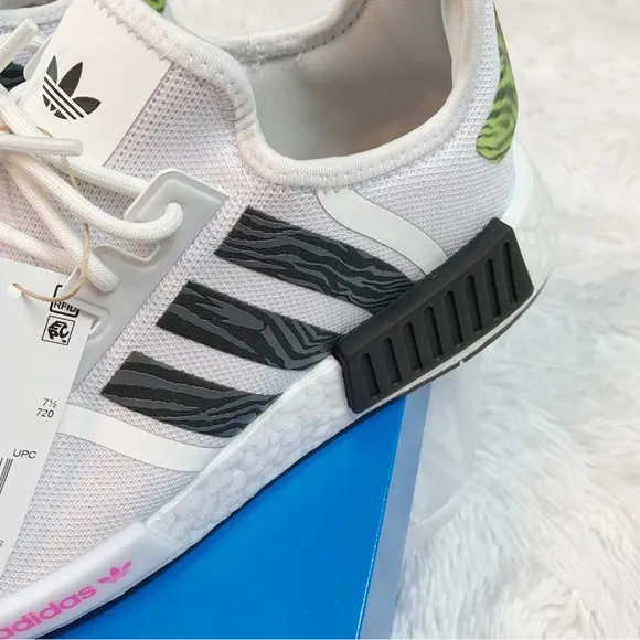 Adidas women's NMD R1 shoes sneakers Cloud White / Core Black / Solar