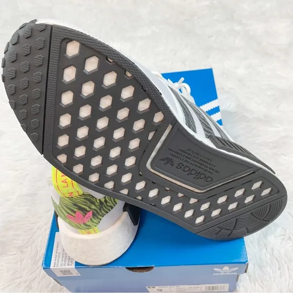 Adidas women's NMD R1 shoes sneakers Cloud White / Core Black / Solar