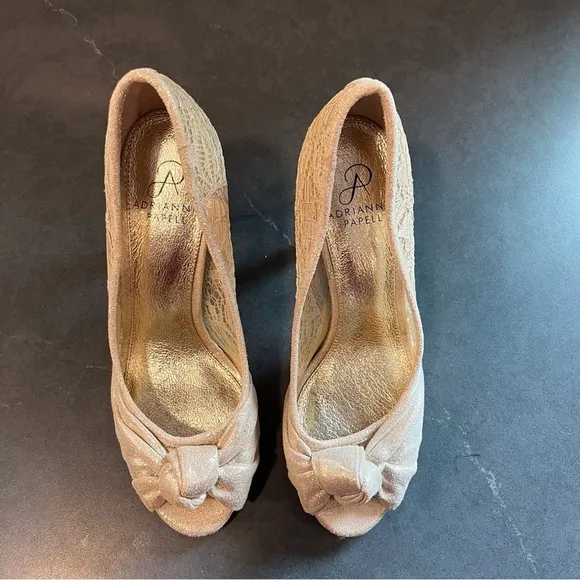Adrianna Pappel sz 8 Francesca gold lace knot peeptoe heels
