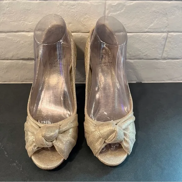 Adrianna Pappel sz 8 Francesca gold lace knot peeptoe heels