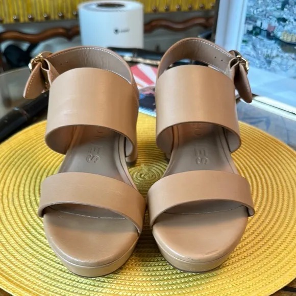 Aerosole Elegant Tan Platform Sandals