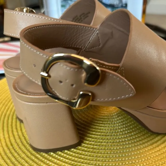 Aerosole Elegant Tan Platform Sandals