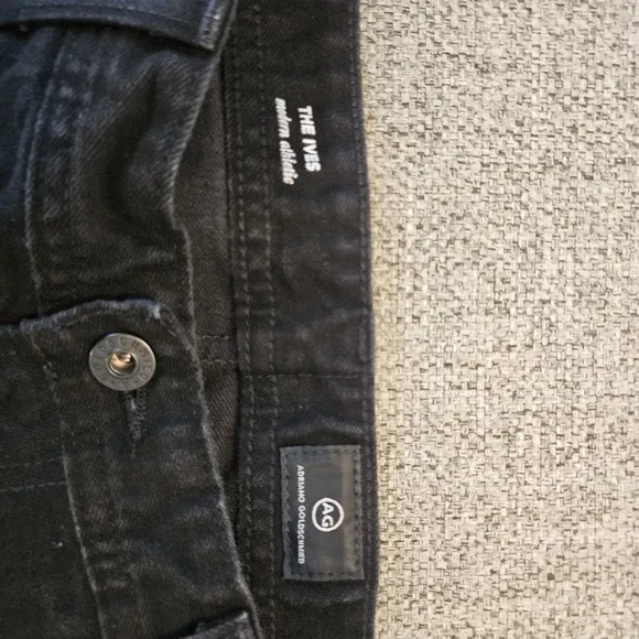 AG The Ives Modern Athletic Fit Size 33 Black