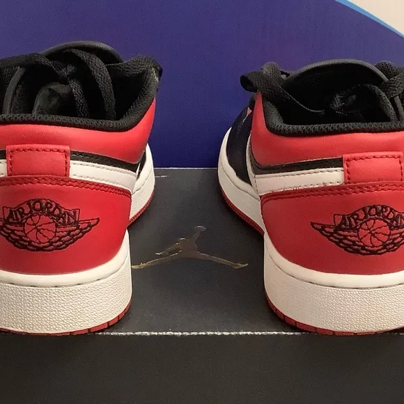 Air Jordan 1 Low Alternate Bred Toe Kids Size 5.5y
