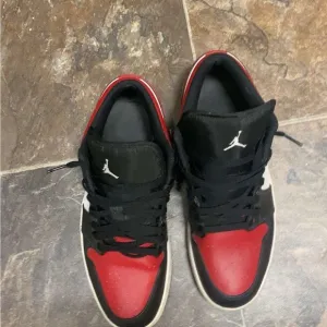 Air Jordan 1 Low Bred Toe