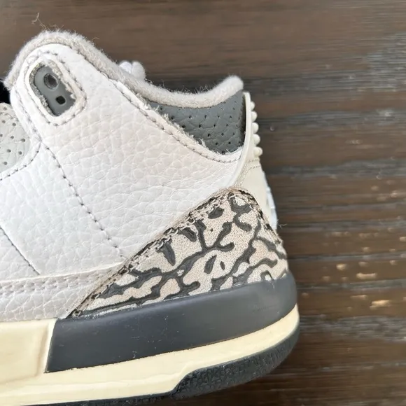 Air Jordan 3 Retro Hide N Sneak Elephant Toddler Shoes