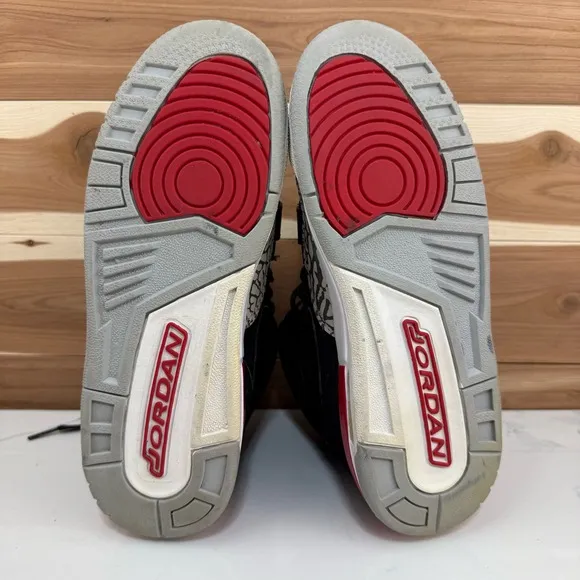 Air Jordan Legacy 312 Black Cement Red White AT4040-060 Size 5.5Y / Women Size 7