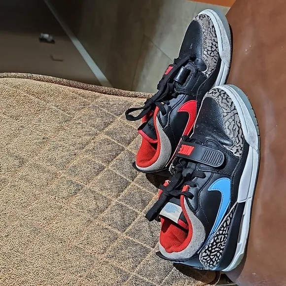 Air Jordan Legacy 312 Low Black Valor Blue Lace Up Sneakers Shoes Multicolor