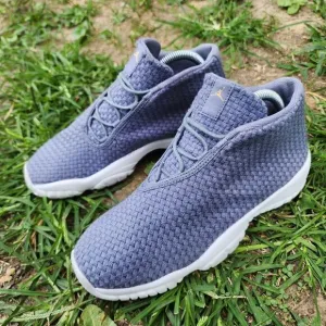 AIR JORDAN - KIDS SHOES - SIZE 6.5Y