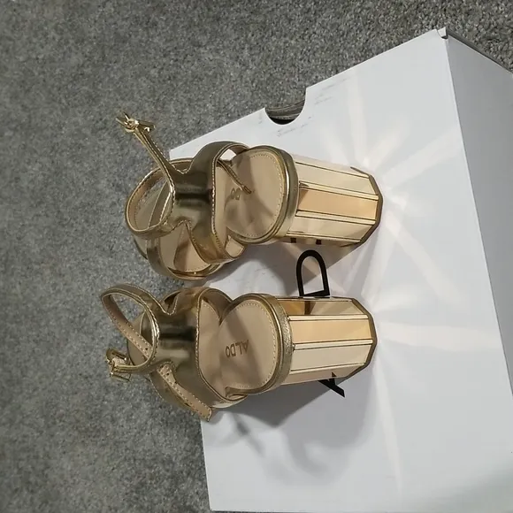 Aldo Dressed Sandals in Gold 6M