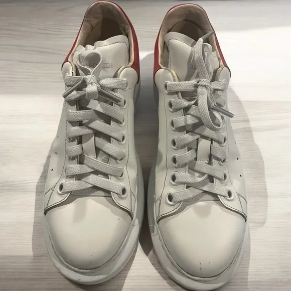Alexander McQueen Sneakers in White and Red Size 8