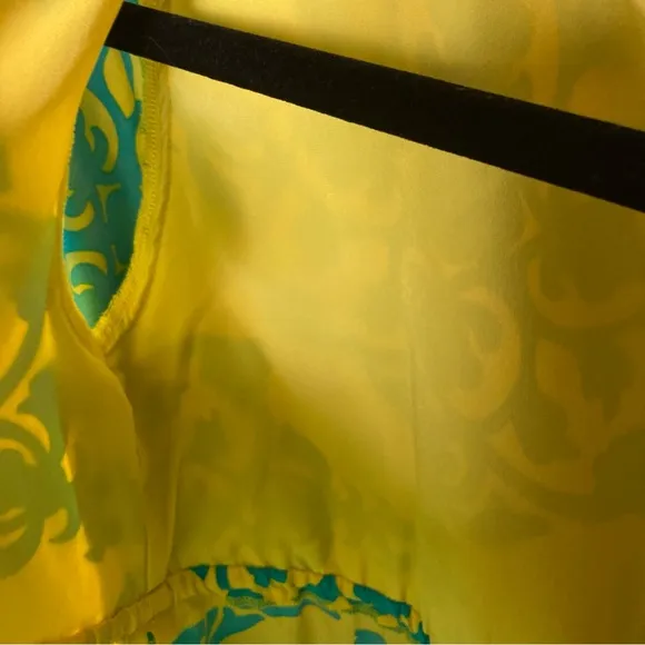Alice &amp; Trixie dress size M yellow Y2K scroll print modern coastal beachy boho