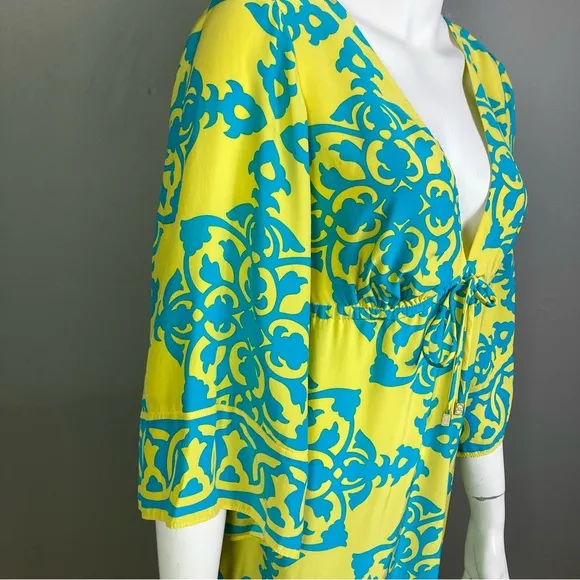 Alice &amp; Trixie dress size M yellow Y2K scroll print modern coastal beachy boho
