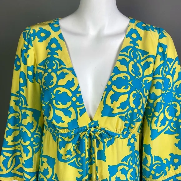 Alice &amp; Trixie dress size M yellow Y2K scroll print modern coastal beachy boho