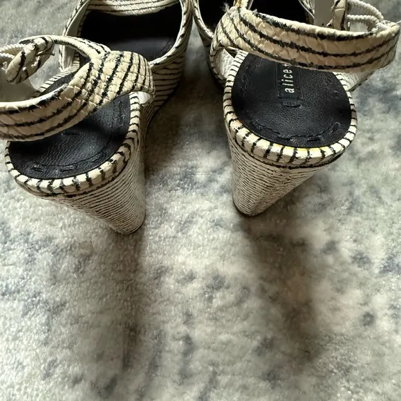 Alice   Olivia Black and Cream wedge platform Women's Sandals
