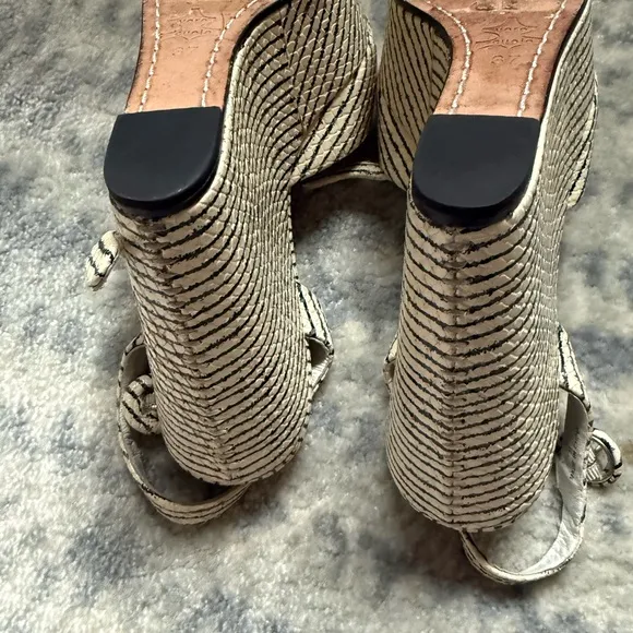 Alice   Olivia Black and Cream wedge platform Women's Sandals