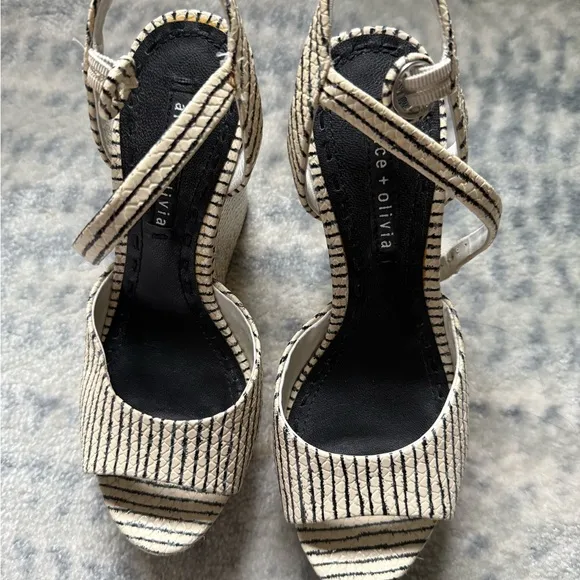 Alice   Olivia Black and Cream wedge platform Women's Sandals