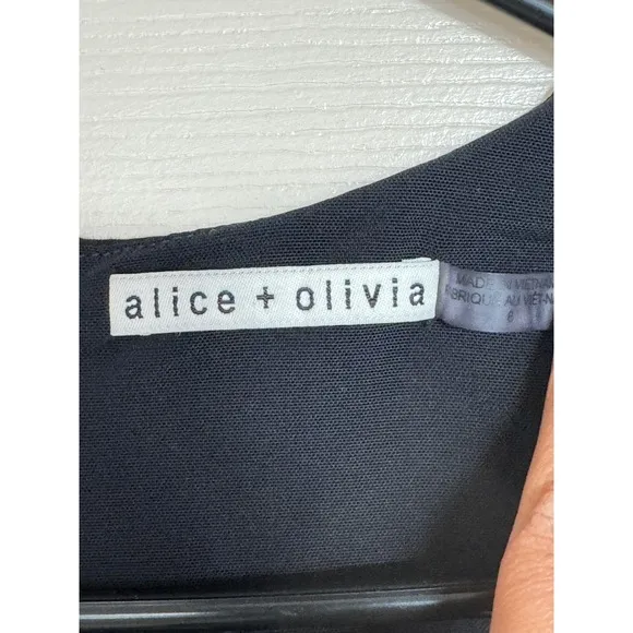 Alice   Olivia Black ONELLA Dress V-Neck Sleeveless Ruffle Hem Party Size 8 P1