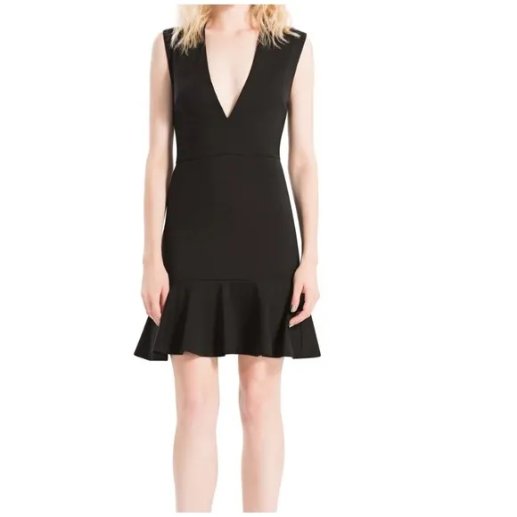 Alice   Olivia Black ONELLA Dress V-Neck Sleeveless Ruffle Hem Party Size 8 P1