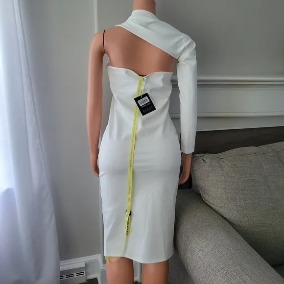 ALIEVA  NWT DASHA MODERN OFF WHITE DRESS SIZE XL.