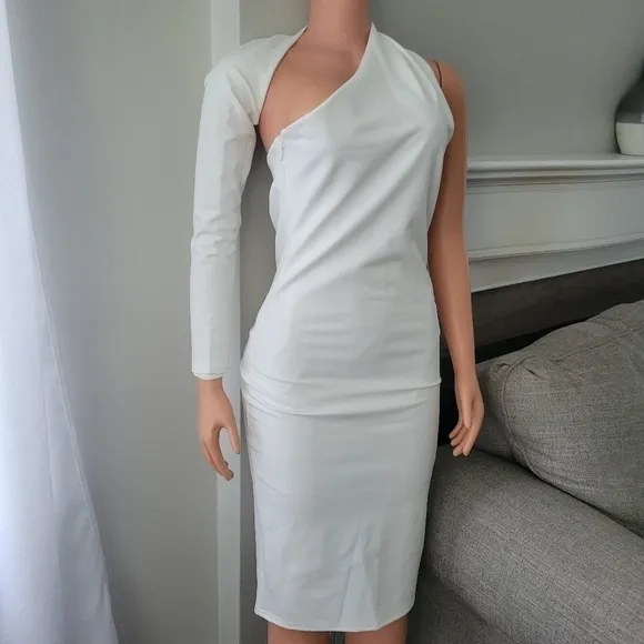ALIEVA  NWT DASHA MODERN OFF WHITE DRESS SIZE XL.