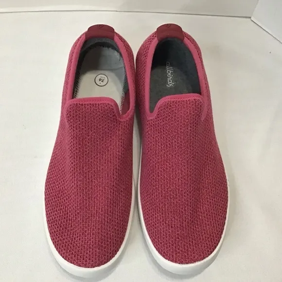 Allbirds Size M10 W11.5  Unisex Tree Loungers Slip-On Rubber Sole Botanic Red