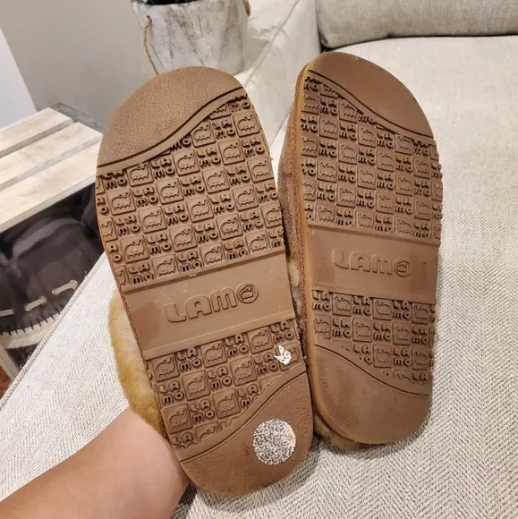Almost new Lamo Sheepskin slippers size Small EU 37