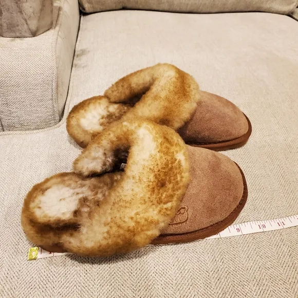 Almost new Lamo Sheepskin slippers size Small EU 37