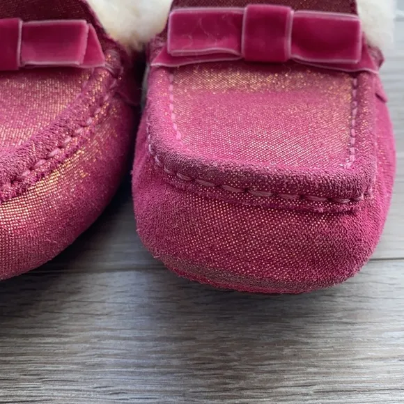 almost new! UGG Size 3 moccasins, rubber flexible sole, OUTSIDE or INSIDE. Pink