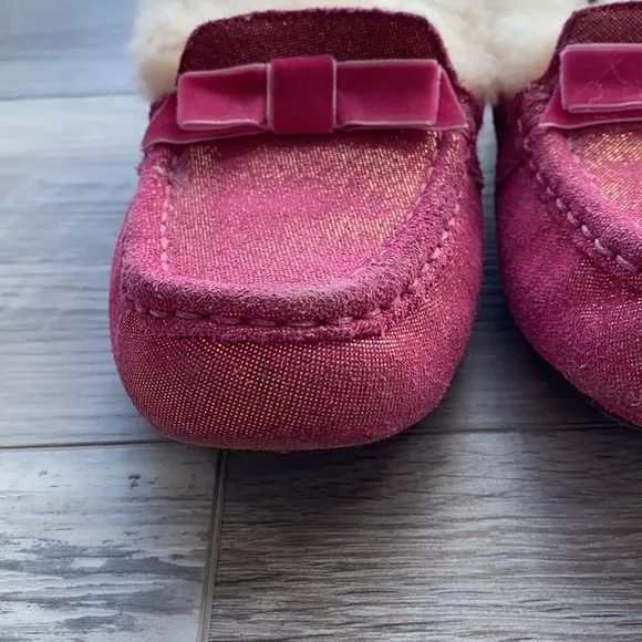 almost new! UGG Size 3 moccasins, rubber flexible sole, OUTSIDE or INSIDE. Pink