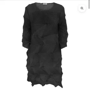 Alquema Annie Dress Pleated Minimalist Modern One Size Black Avant-Garde