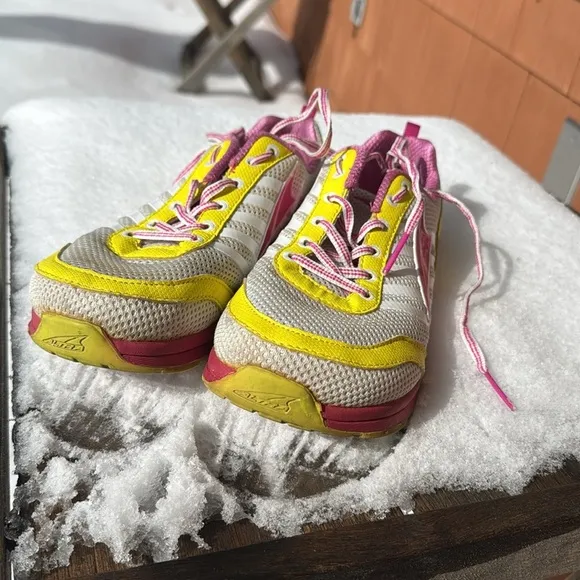 Altra Abound Zero Drop Pink Yellow Running Shoes