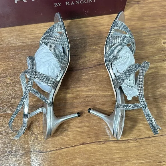 Amalfi by Rangoni Size 8.5 M Colle Silver Glitter Heels Sandals New