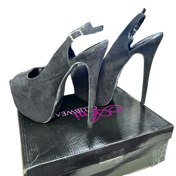 Ami Clubwear NIB Elegant Black Platform Sandals with Ankle Strap