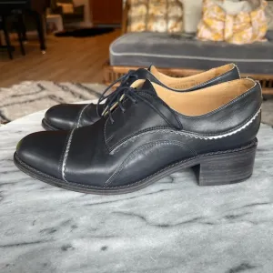 Angela Scott Ms neale cap toe derby in navy   silver