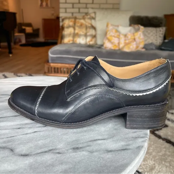 Angela Scott Ms neale cap toe derby in navy   silver