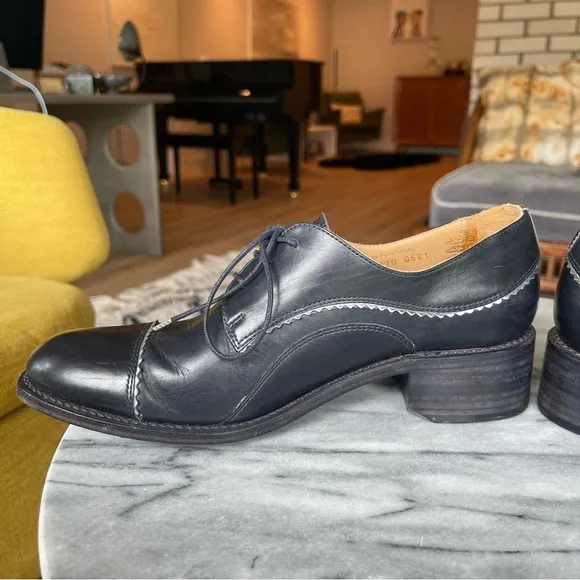 Angela Scott Ms neale cap toe derby in navy   silver