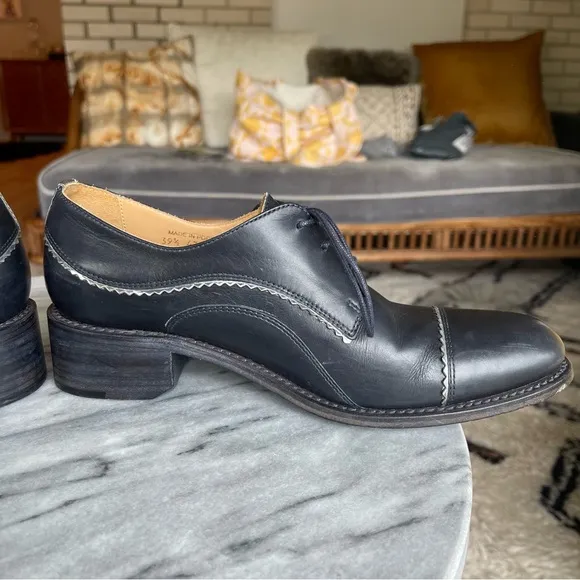 Angela Scott Ms neale cap toe derby in navy   silver