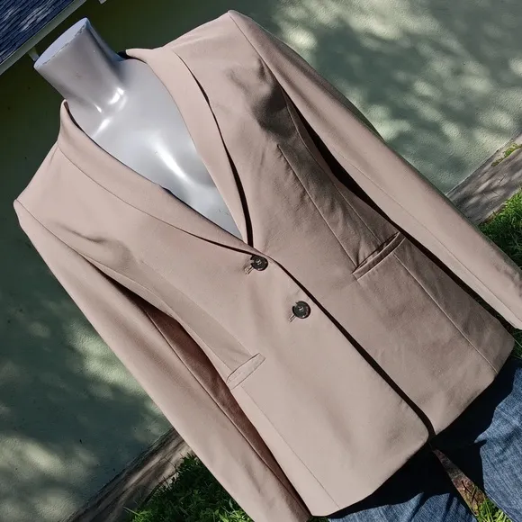 ANN TAYLOR PETITE LADIES (2) BUTTON LUXURY BLAZER