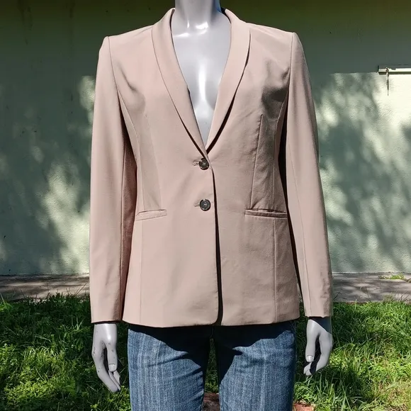 ANN TAYLOR PETITE LADIES (2) BUTTON LUXURY BLAZER