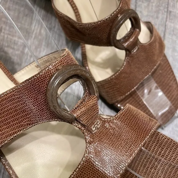 Anne Klein Masummerlin brown leather heeled sandals size 8.5