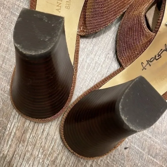 Anne Klein Masummerlin brown leather heeled sandals size 8.5