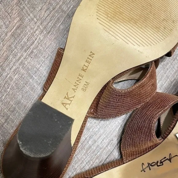 Anne Klein Masummerlin brown leather heeled sandals size 8.5