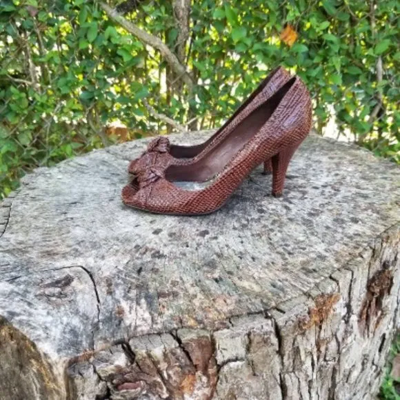 Antonio Melani Snakeskin Pumps Sz 7.5  Peep Toe