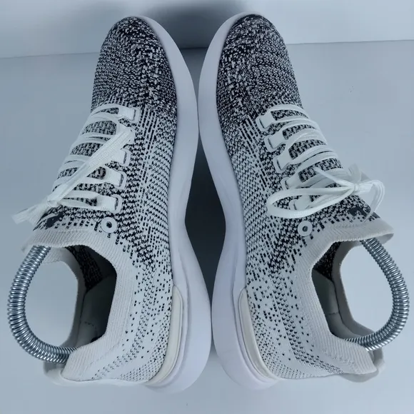 APL TechLoom Breeze Sneakers Womens 9 White Fatigue Ombre Running Gym Trainer