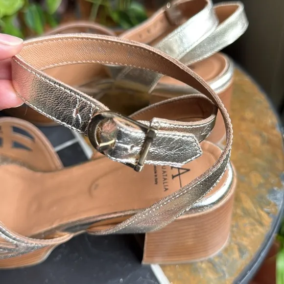 AQUATALIA Gold Platform Sandals SIZE 9