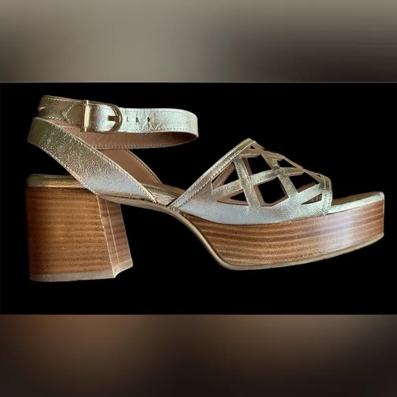 AQUATALIA Gold Platform Sandals SIZE 9