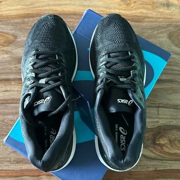 ASICS Women Gel Nimbus 20 Running Shoes NWT SZ 9   Black White Carbon new in box